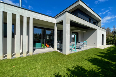 Maison &agrave; vendre &agrave; DIVONNE-LES-BAINS  - 6 pi&egrave;ces - 228 m&sup2; 