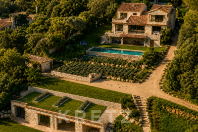 Maison &agrave; vendre &agrave; ST-PAUL-DE-VENCE  - 7 pi&egrave;ces - 300 m&sup2; 