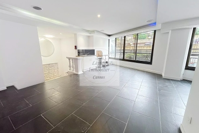Commerce &agrave; vendre &agrave; CANNES  - 4 pi&egrave;ces - 195 m&sup2; 
