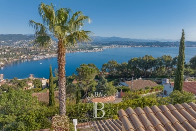 Maison &agrave; louer &agrave; THÉOULE-SUR-MER  - 3 pi&egrave;ces - 50 m&sup2; 