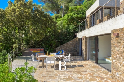 Maison &agrave; vendre &agrave; BORMES-LES-MIMOSAS  - 6 pi&egrave;ces - 900 m&sup2; 