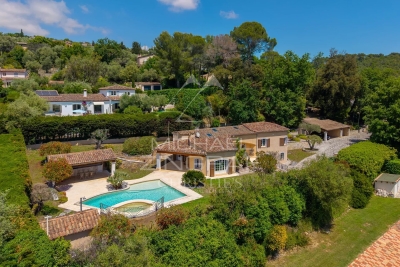 Maison &agrave; vendre &agrave; OPIO  - 8 pi&egrave;ces - 216 m&sup2; 