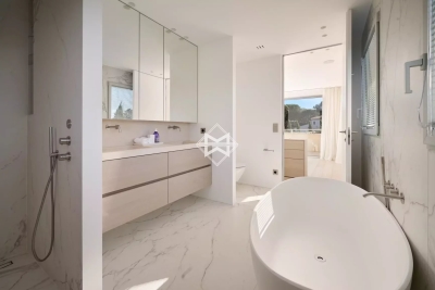 Villa à Saint-Tropez &agrave; louer à partir de 55 000 € / semaine, Photo 11