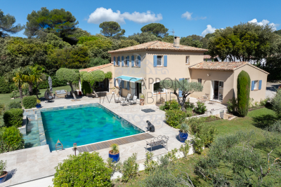 Maison &agrave; vendre &agrave; AIX-EN-PROVENCE  - 7 pi&egrave;ces - 220 m&sup2; 