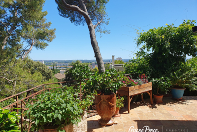 Maison &agrave; vendre &agrave; NÎMES  - 9 pi&egrave;ces - 205 m&sup2; 