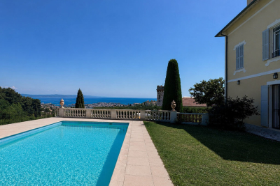 Maison &agrave; vendre &agrave; VENCE  - 7 pi&egrave;ces - 307 m&sup2; 