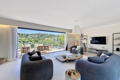 Maison &agrave; vendre &agrave; ST-PAUL-DE-VENCE  - 7 pi&egrave;ces - 300 m&sup2; 