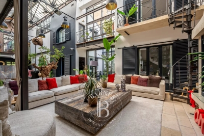 Maison &agrave; vendre &agrave; COURBEVOIE  - 9 pi&egrave;ces - 488 m&sup2; 
