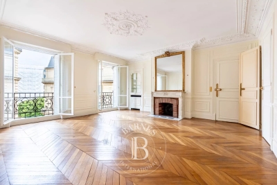 Appartement &agrave; vendre &agrave; PARIS 8EME  - 4 pi&egrave;ces - 128 m&sup2; 