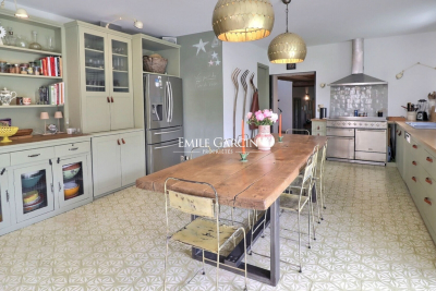 Villa in Saint-Rémy-de-Provence for rental from 12 500 € / week, Photo 11