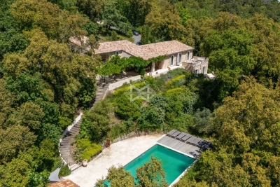 Villa à La Garde-Freinet &agrave; louer à partir de 10 500 € / semaine, Photo 1
