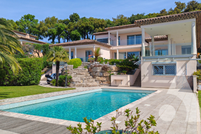 Maison &agrave; vendre &agrave; STE-MAXIME  - 6 pi&egrave;ces - 200 m&sup2; 