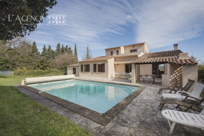 Maison &agrave; vendre &agrave; AIX-EN-PROVENCE  - 5 pi&egrave;ces - 150 m&sup2; 