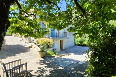Maison &agrave; vendre &agrave; L'ESCARENE  - 6 pi&egrave;ces - 210 m&sup2; 