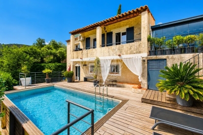Maison &agrave; vendre &agrave; LE PLAN-DE-LA-TOUR  - 5 pi&egrave;ces - 150 m&sup2; 