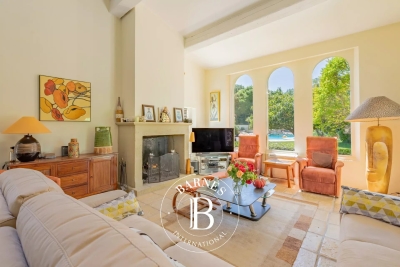 Maison &agrave; vendre &agrave; AIX-EN-PROVENCE Les Logissons - 10 pi&egrave;ces - 296 m&sup2; 