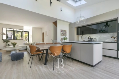 Maison &agrave; vendre &agrave; SURESNES  - 6 pi&egrave;ces - 144 m&sup2; 