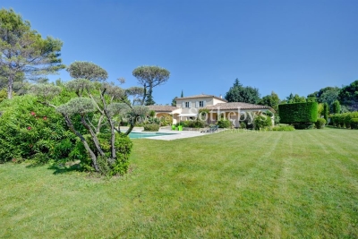 Maison &agrave; vendre &agrave; AIX-EN-PROVENCE  - 8 pi&egrave;ces - 280 m&sup2; 
