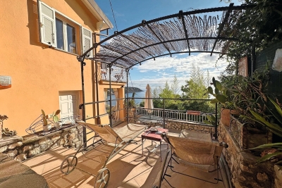 Maison &agrave; vendre &agrave; Roquebrune-Cap-Martin  - 5 pi&egrave;ces 84 m&sup2; 