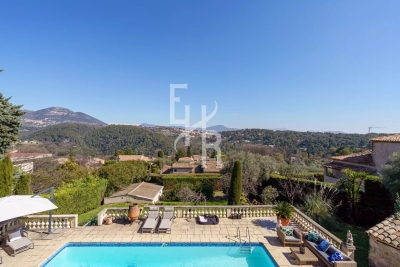 Maison &agrave; vendre &agrave; VENCE  - 7 pi&egrave;ces - 231 m&sup2; 