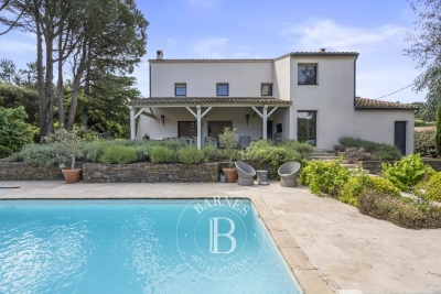 Maison &agrave; vendre &agrave; LE PLAN-DE-LA-TOUR  - 4 pi&egrave;ces - 234 m&sup2; 