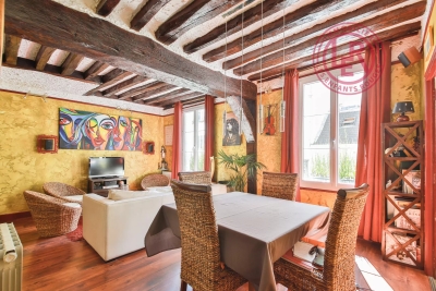 Appartement &agrave; vendre &agrave; PARIS 10EME  - 2 pi&egrave;ces - 56 m&sup2; 