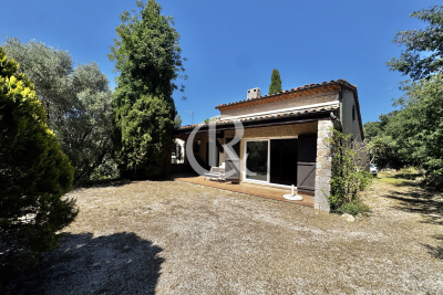 Maison &agrave; vendre &agrave; immobilier HYÈRES  - 6 pi&egrave;ces - 180 m&sup2; 