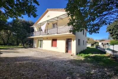 Maison &agrave; vendre &agrave; QUISSAC  - 8 pi&egrave;ces - 161 m&sup2; 