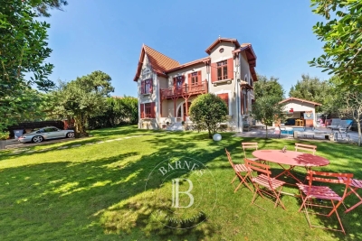 Villa à Pyla sur Mer &agrave; louer à partir de 7 000 € / semaine, Photo 1