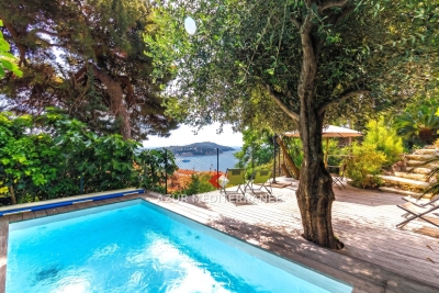 Maison &agrave; vendre &agrave; VILLEFRANCHE-SUR-MER  - 5 pi&egrave;ces - 115 m&sup2; 
