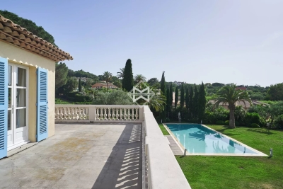 Villa à Saint-Tropez &agrave; louer à partir de 40 000 € / semaine, Photo 2
