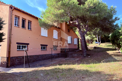 Maison &agrave; vendre &agrave; CÉRET  - 5 pi&egrave;ces - 147 m&sup2; 