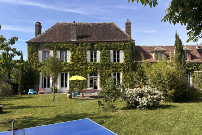 Maison &agrave; vendre &agrave; immobilier PLESSIS ST JEAN  - 6 pi&egrave;ces - 215 m&sup2; 