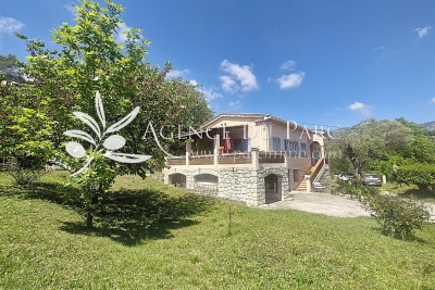 Maison &agrave; vendre &agrave; VENCE  - 5 pi&egrave;ces - 110 m&sup2; 