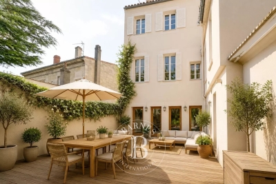 Maison &agrave; vendre &agrave; BORDEAUX  - 9 pi&egrave;ces - 221 m&sup2; 