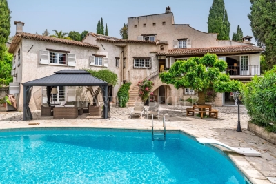Maison &agrave; vendre &agrave; MOUGINS  - 13 pi&egrave;ces - 470 m&sup2; 