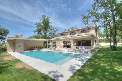 Maison &agrave; vendre &agrave; TOURRETTES  - 6 pi&egrave;ces - 238 m&sup2; 