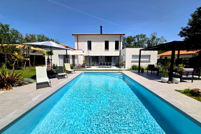 Maison &agrave; vendre &agrave; BREUILLET  - 6 pi&egrave;ces - 196 m&sup2; 