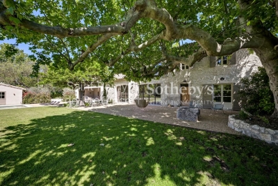 Maison &agrave; vendre &agrave; ST-RÉMY-DE-PROVENCE  - 8 pi&egrave;ces - 260 m&sup2; 