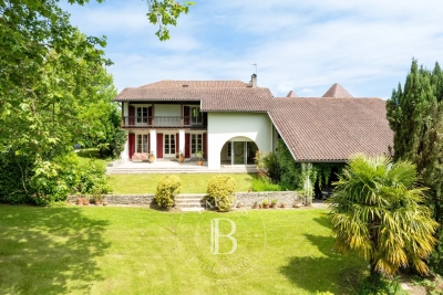 Maison &agrave; vendre &agrave; immobilier URT  - 7 pi&egrave;ces  