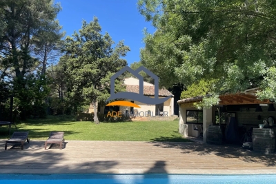 Maison &agrave; vendre &agrave; EGUILLES  - 9 pi&egrave;ces - 262 m&sup2; 