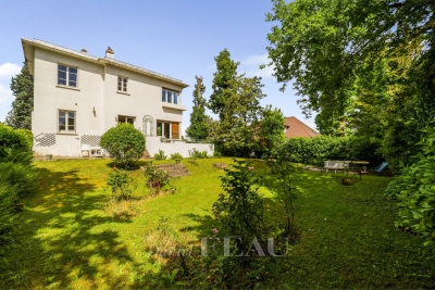 Maison &agrave; vendre &agrave; LA CELLE ST CLOUD  - 6 pi&egrave;ces - 204 m&sup2; 