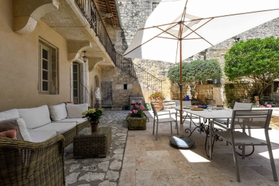 Maison &agrave; vendre &agrave; UZÈS  - 8 pi&egrave;ces - 319 m&sup2; 