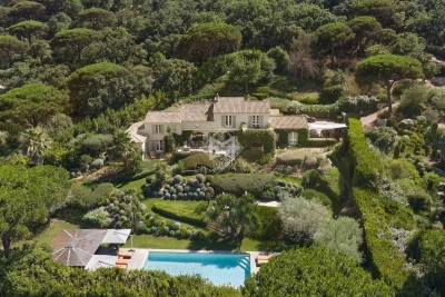 Villa à Ramatuelle &agrave; louer à partir de 40 000 € / semaine, Photo 1
