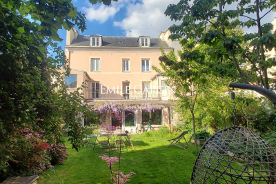Maison &agrave; vendre &agrave; VERSAILLES  - 9 pi&egrave;ces - 280 m&sup2; 