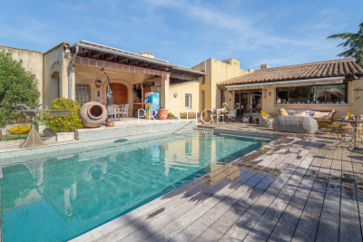 Maison &agrave; vendre &agrave; ST-JEAN-DE-VEDAS  - 6 pi&egrave;ces - 316 m&sup2; 