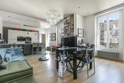 Appartement &agrave; vendre &agrave; PARIS 8EME  - 2 pi&egrave;ces - 61 m&sup2; 