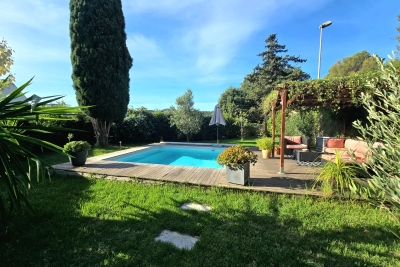 Maison &agrave; vendre &agrave; BORMES-LES-MIMOSAS  - 6 pi&egrave;ces - 214 m&sup2; 