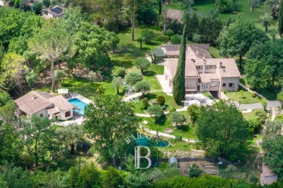 House for sale in LE BAR-SUR-LOUP Saint-Martin-Le Miracle - 15 rooms - 741 m&sup2; 