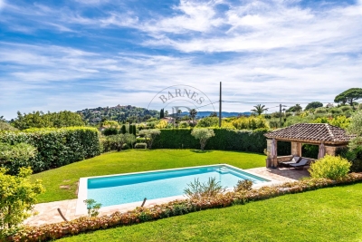 Maison &agrave; vendre &agrave; MOUGINS  - 7 pi&egrave;ces - 300 m&sup2; 